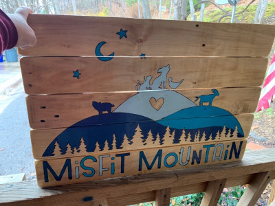 Misfit Mountain - Pet Shelter and Rescue in Clyde, North Carolina